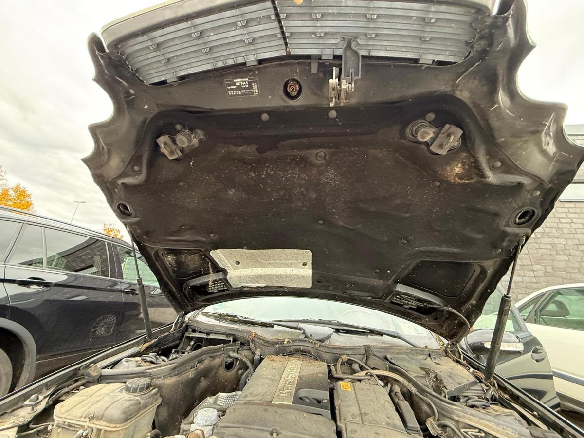 Mercedes C Klasse W203 original Motorhaube 040 schwarz BJ04 Mercedes C Klasse W203 original Motorhaube 040 schwarz BJ04